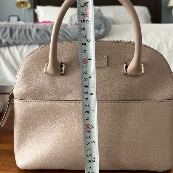 Great condition cute, spring Kate Spade handbag. - Picture 8 of 8